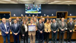 Leia mais sobre o artigo Cluster Tecnológico Naval é homenageado na ALERJ