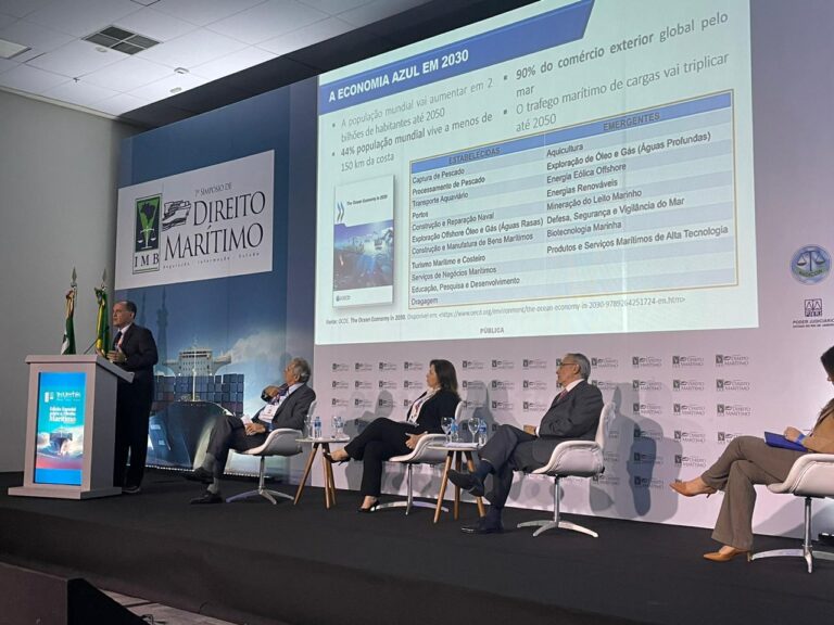 Leia mais sobre o artigo O Cluster Tecnológico Naval, participou do 1 Simpósio “Direito Marítimo”.